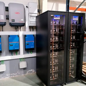 Autoconsumo-paineis-solares-com-baterias-300x300