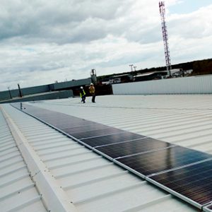 Instalacao-paineis-solares-fotovoltaicos2-300x300